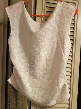 NWT wild fable classic Floral Jacquard Shell Top - cream. 
Size extra large